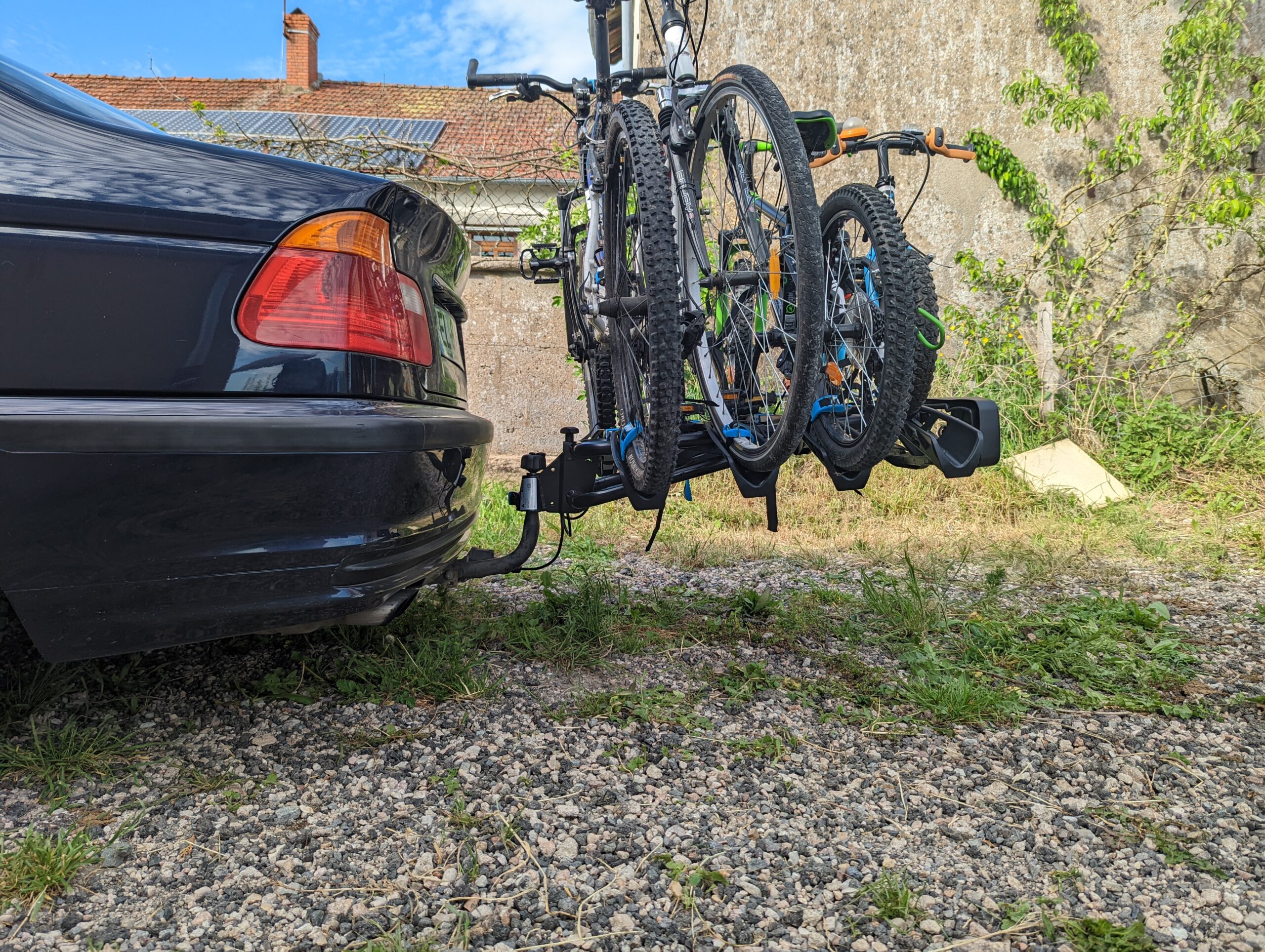 Porte-vélos d´attelage plate-forme NORAUTO DECK 200-4 pour 4 vélos - Norauto